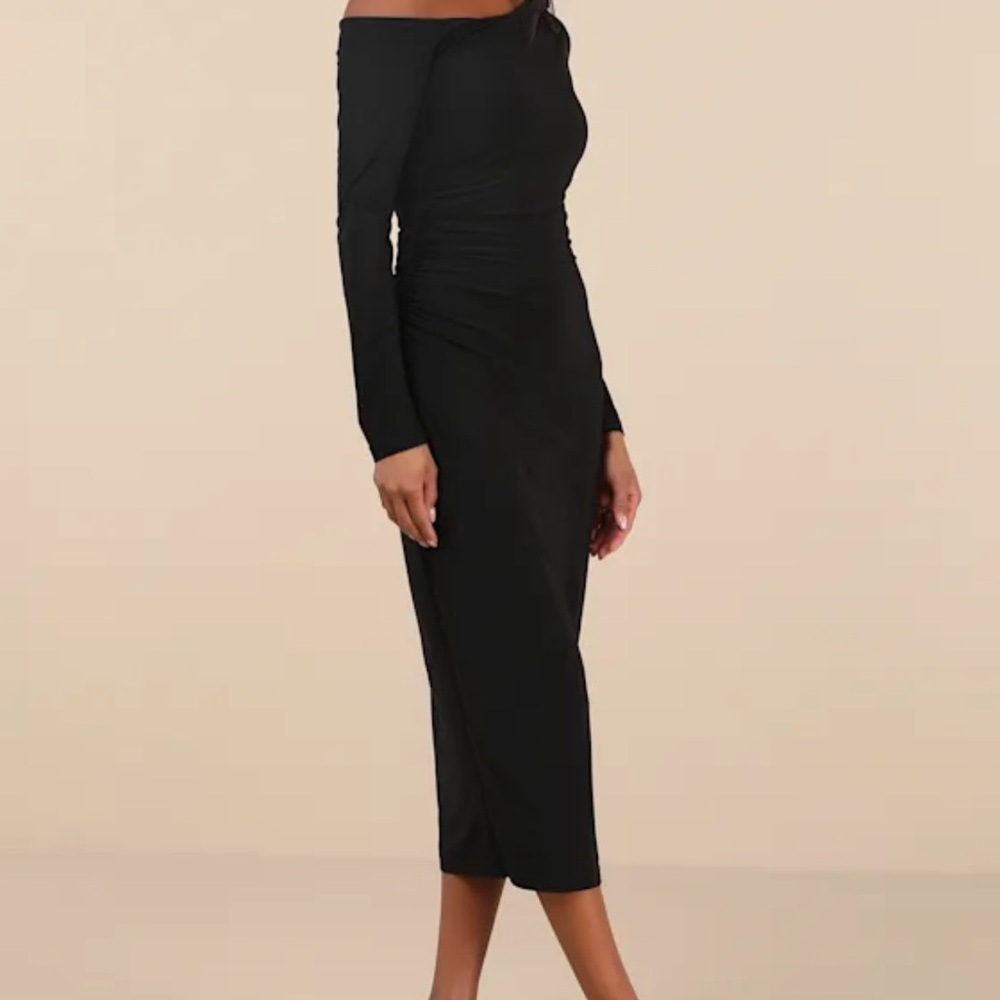 Elegant Black One-Shoulder Dress - Picture 4 of 4